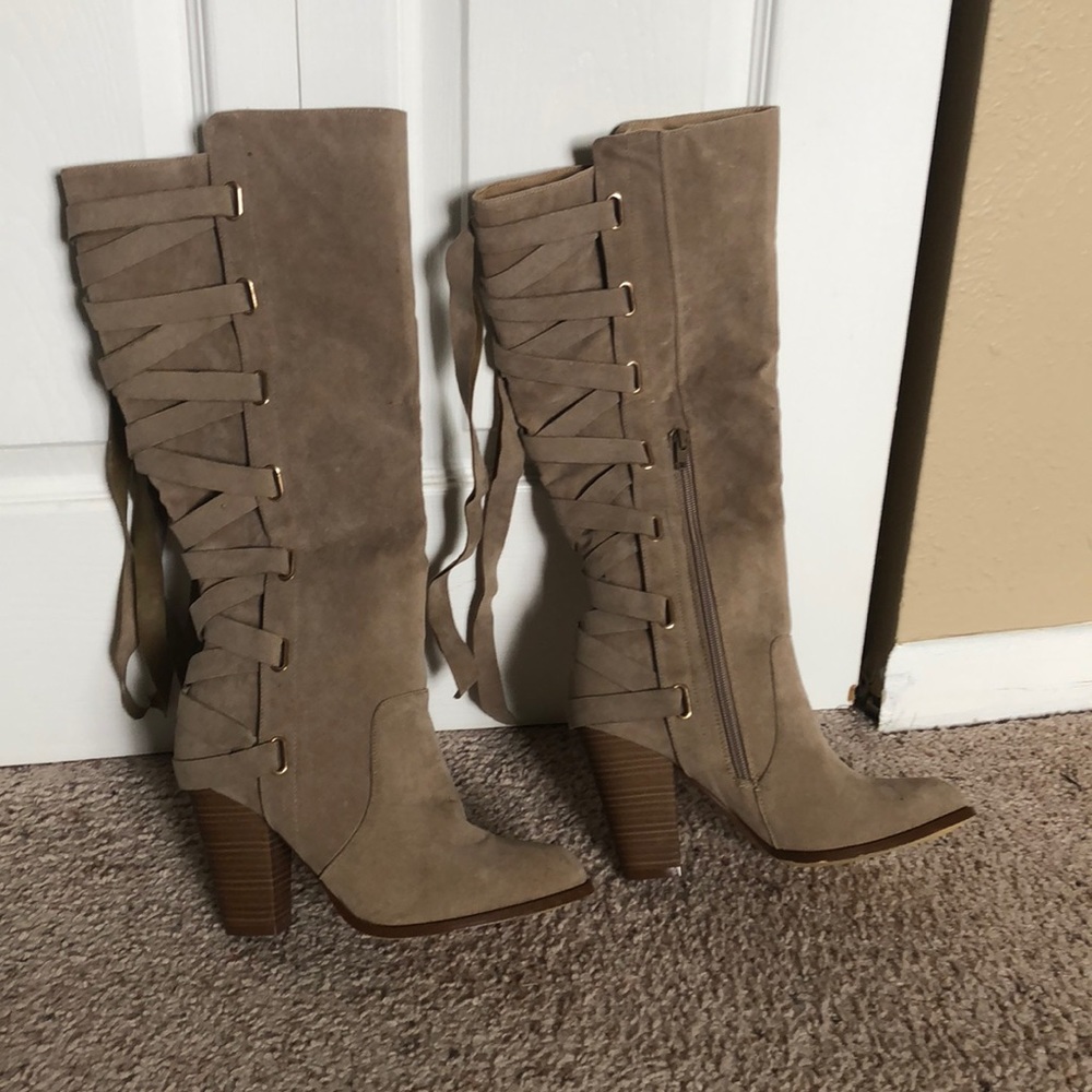 These boots are jaw dropping sexy!!